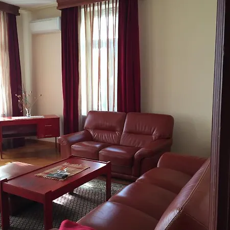 Avgustini Apartment *