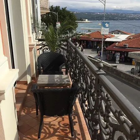 Apartment Avgustini