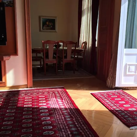 Avgustini Apartment *