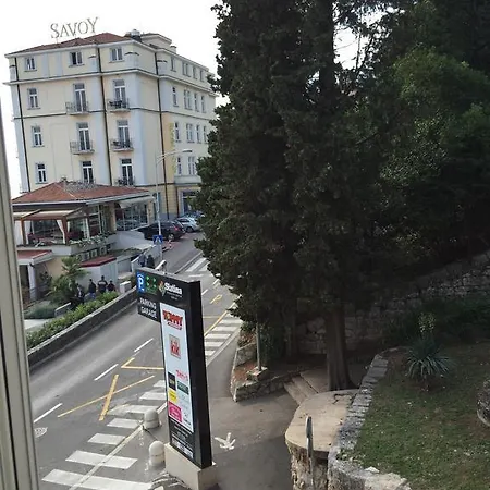 Apartment Avgustini