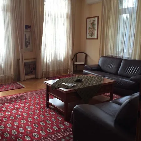 Avgustini Apartment