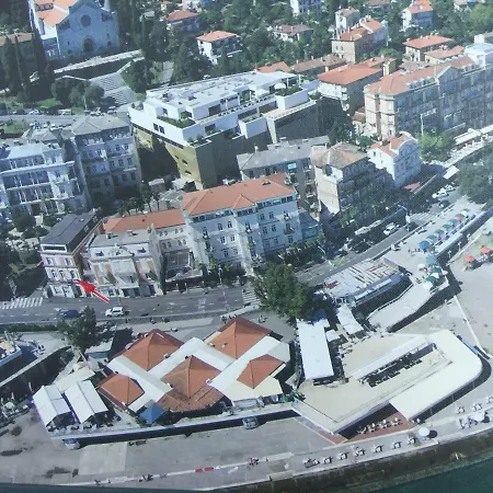 Avgustini Apartment
