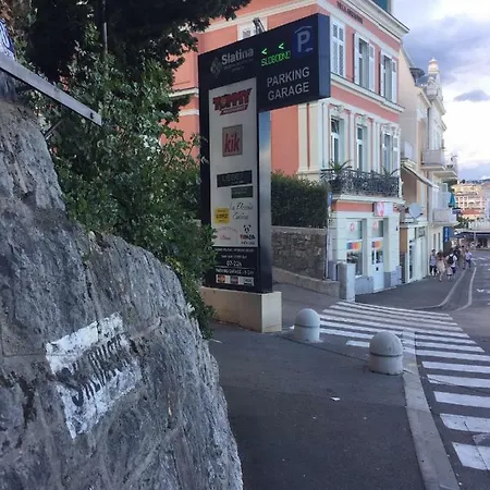 Apartment Avgustini